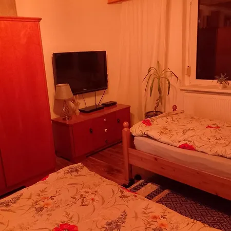 בית אירוח Helles Doppelzimmer Im Untergeschoss Mit Bad Im Gruenen Nahe Potsdam *