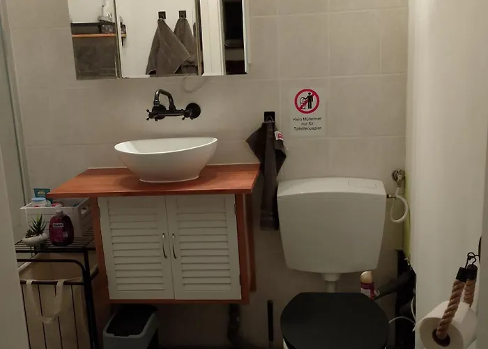 Quarto em Acomodações Particulares Helles Doppelzimmer Im Untergeschoss Mit Bad Im Gruenen Nahe Potsdam Michendorf